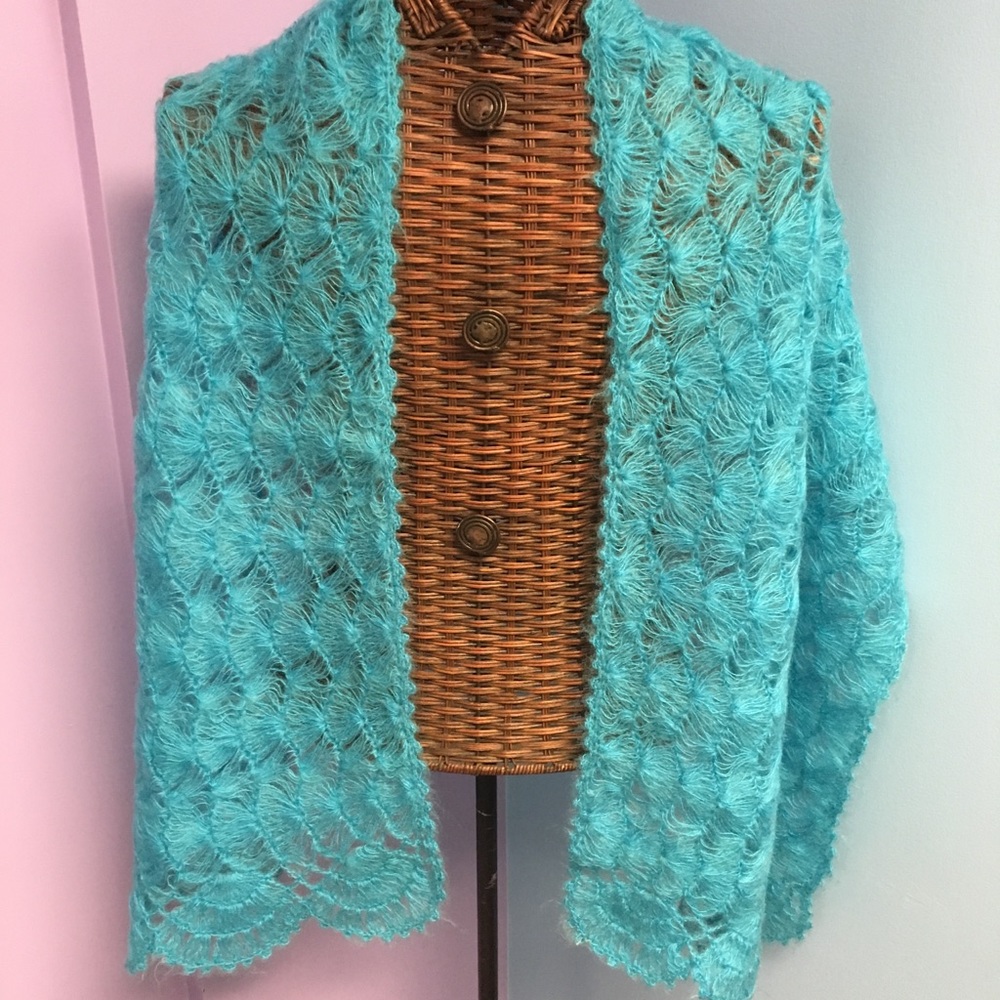 Beautiful Sky Blue Clam Shell Crochet Scarf Wrap